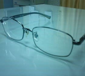 eyeglasses for a manager for supervision